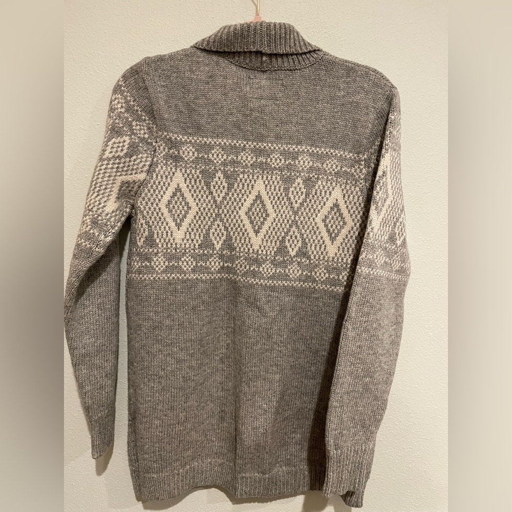 North face cardigan button cardigan sweater with gray and white design. … - Picture 6 of 6